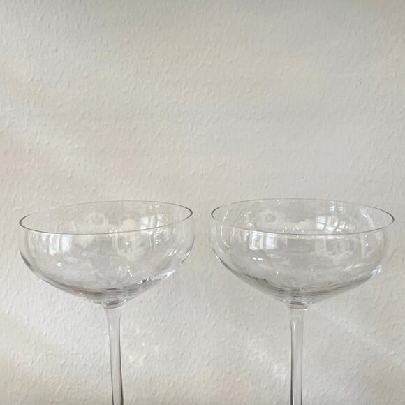 Peppermint Swirl Martini Coupe Cocktail Glasses Set of 2 Christmas Holiday New - Picture 5 of 8